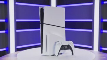 Playstation 5 showing his features on the table - Cuponsy