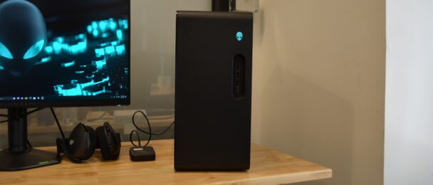 Alienware Aurora R16 on the table - Cuponsy